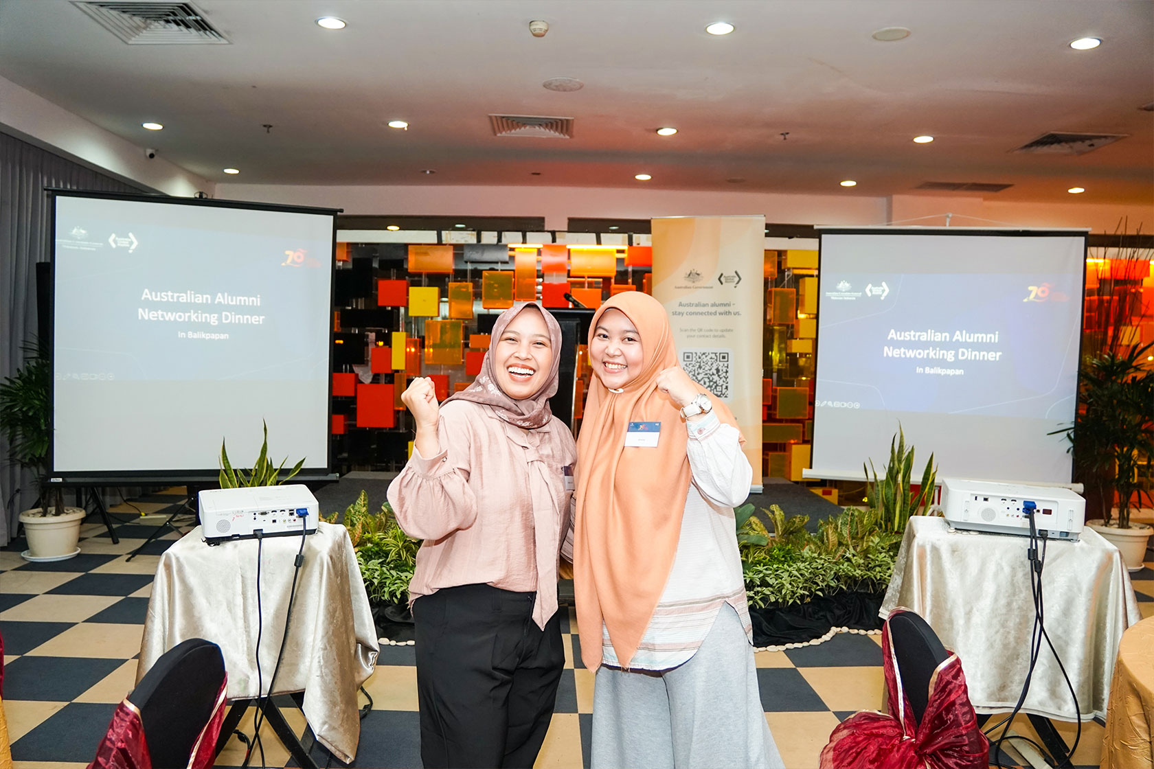Alumni takes the opportunity to reconnect with fellow OzAlum in this networking dinner.