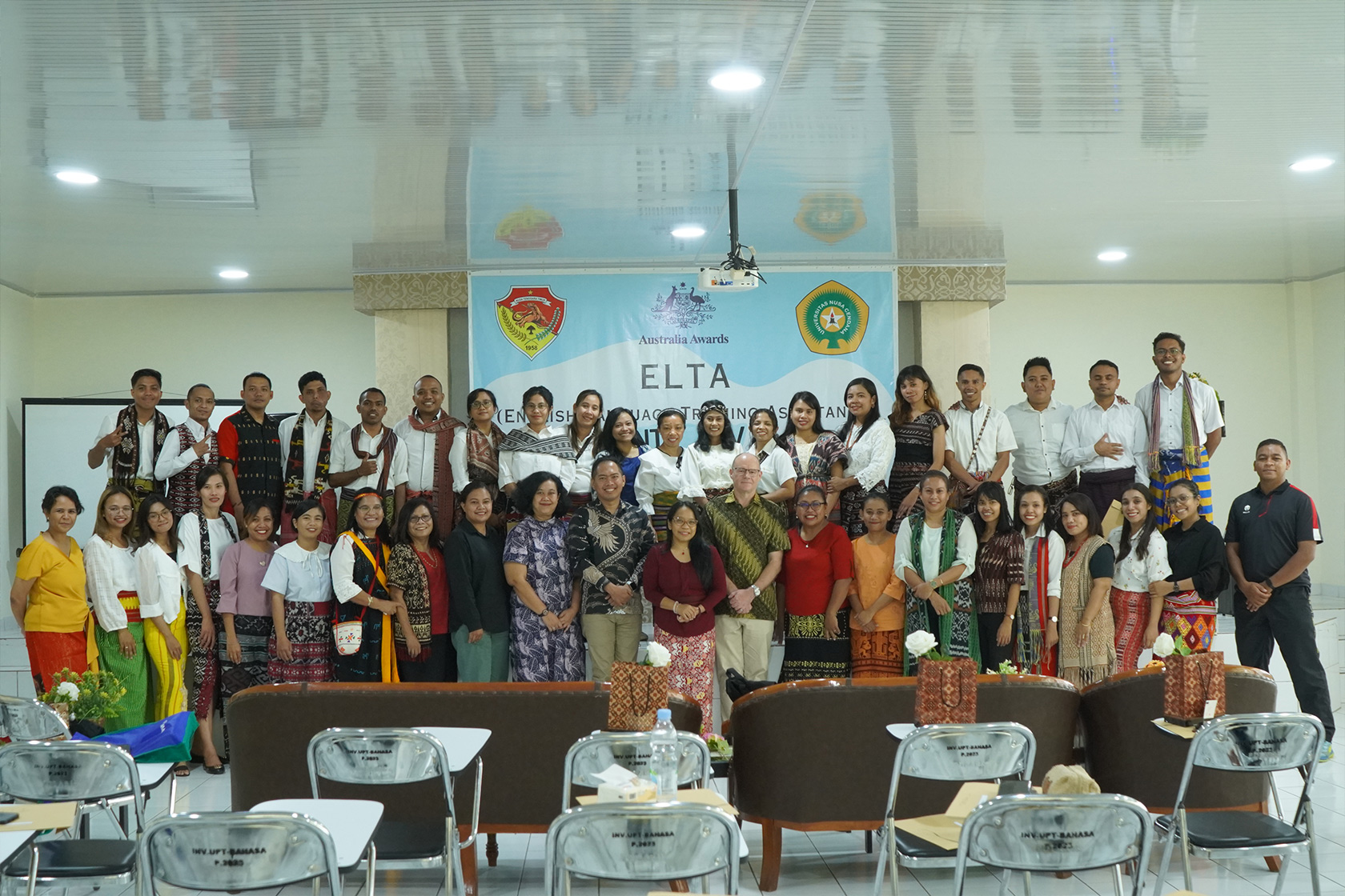 ELTA participants in Kupang come together for a group photo as the program wraps up.