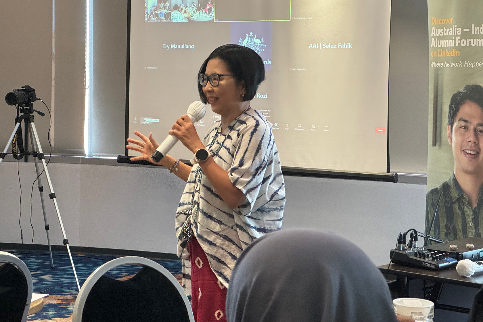 Gender Equality and Disability (GEDSI) Adviser Lia Marpaung shares her insights during the inaugural GEDSI Alumni Network Forum, emphasising the importance of inclusivity and collaboration among alumni.