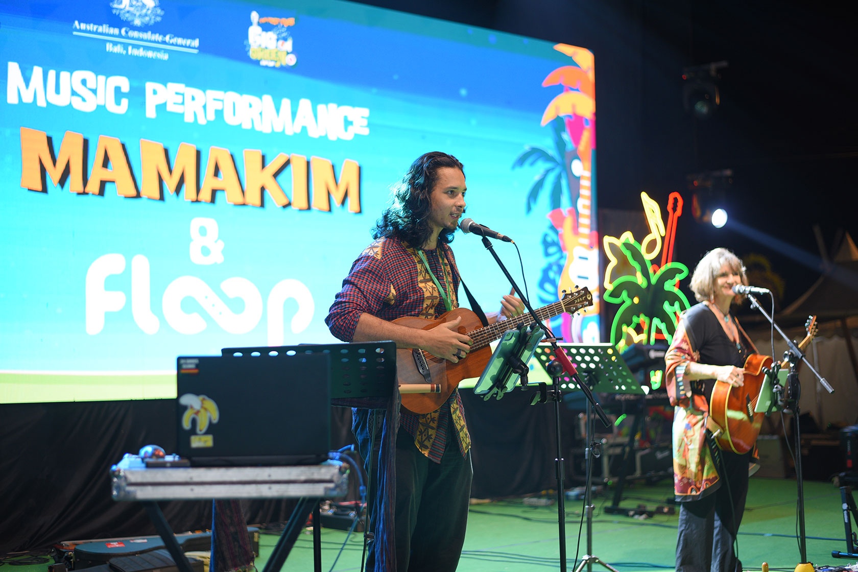 MaMaKim ft. Krisna Floop, lights up the night with a blues performance that leaves the crowd in awe.