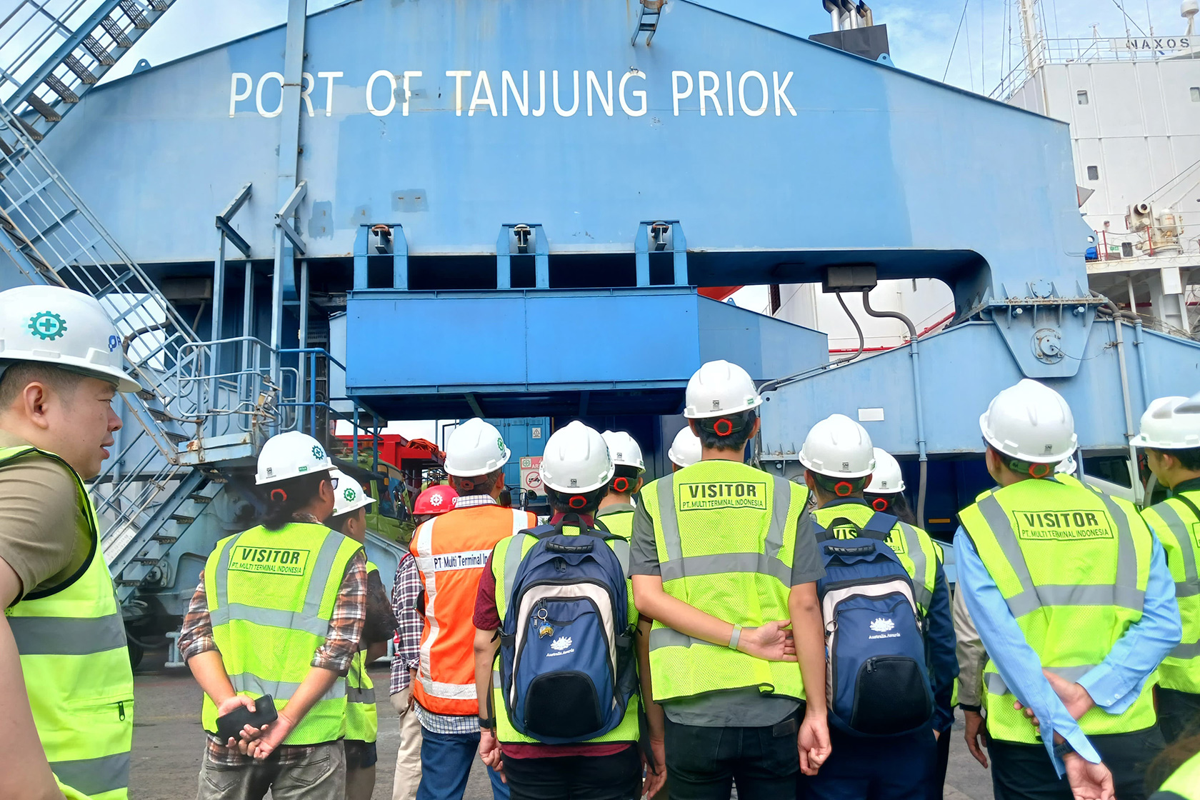 A site visit to Port Tanjung Priok Jakarta, providing participants with firsthand insights into the wheat supply chain process.