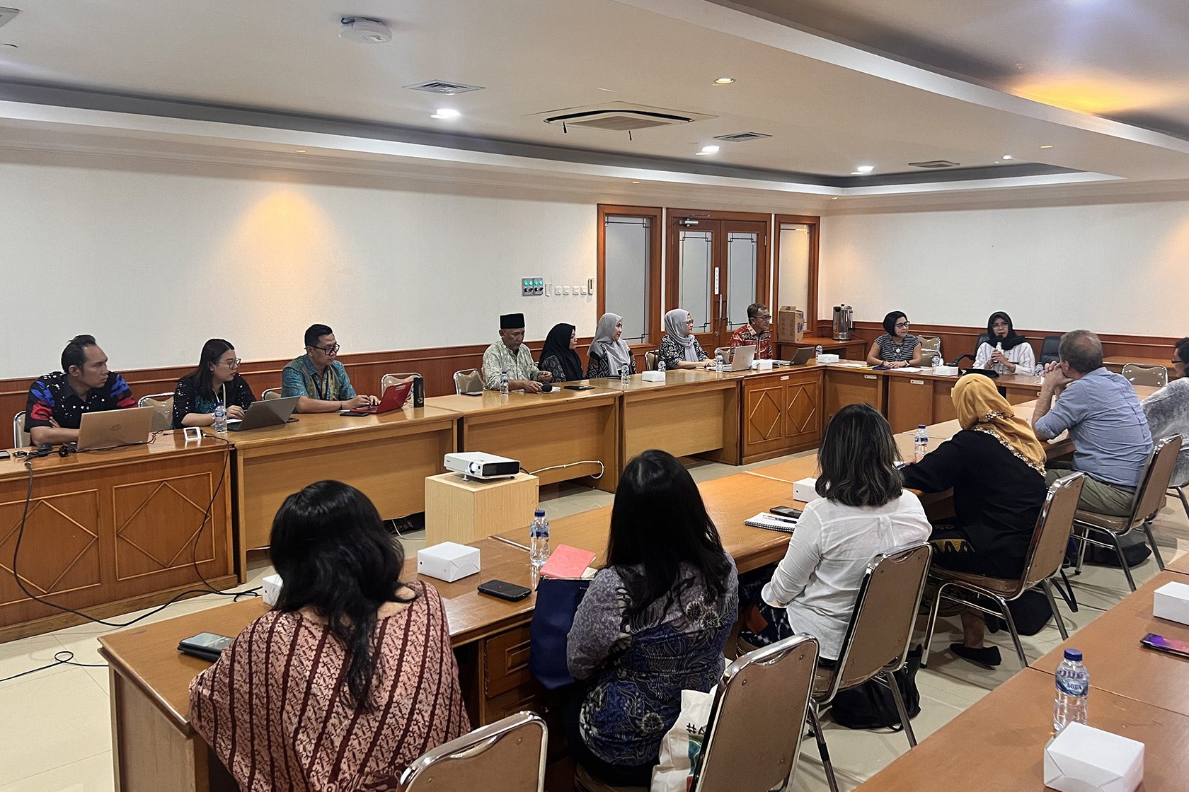 The Australia Awards in Indonesia team convenes with representatives from the National Disabilities Commission to gain fresh perspectives on enhancing disability inclusion in higher education.