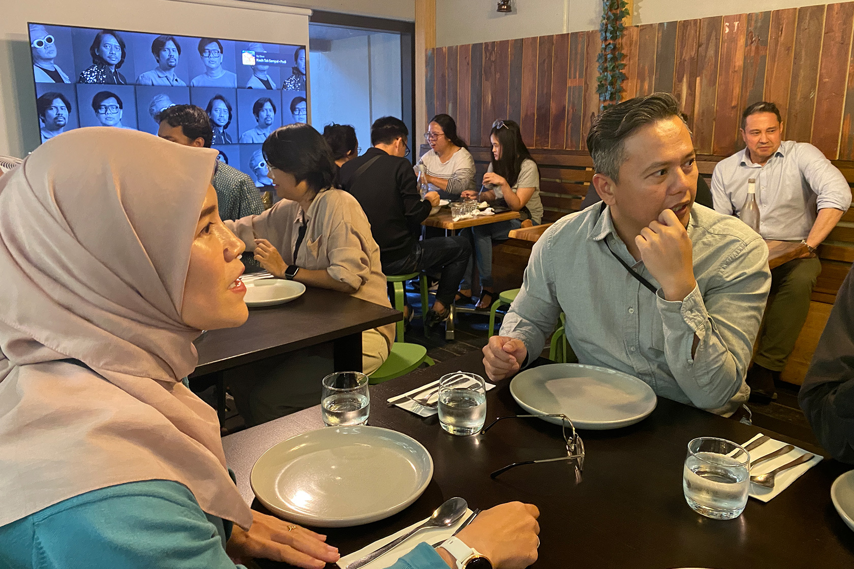 The Brisbane workshop concludes with participants networking over delicious Indonesian cuisine.