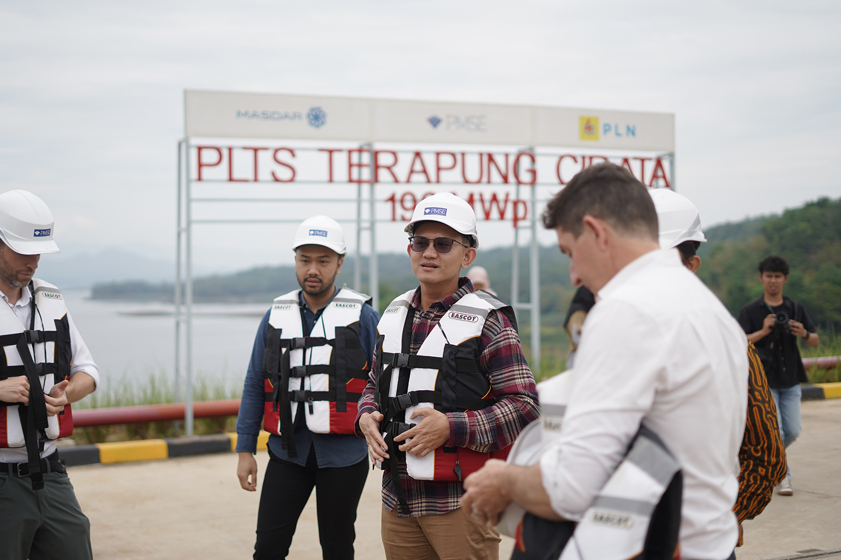 Participants conduct a site visit to the Cirata Solar Power Plant (PLTS Cirata).