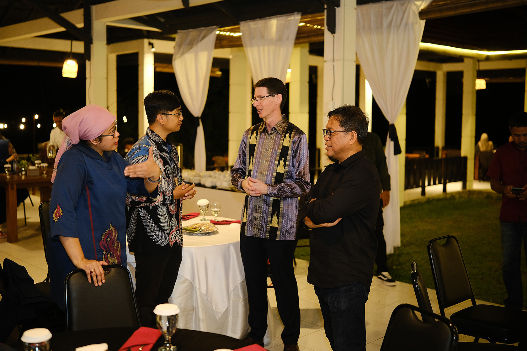 The evening is filled with warmth and lively conversations as participants exchange insights on policies and approaches to boost regional development.