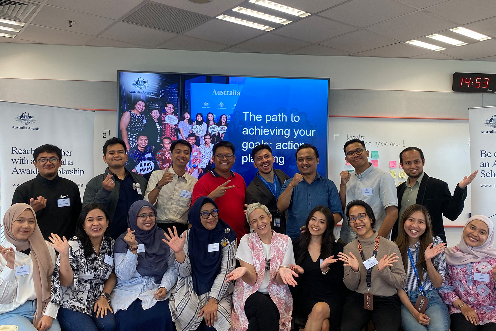 Nusantara Scholars from the 2023 and 2024 intakes gather with big smiles for a group photo, capturing the excitement of the day.