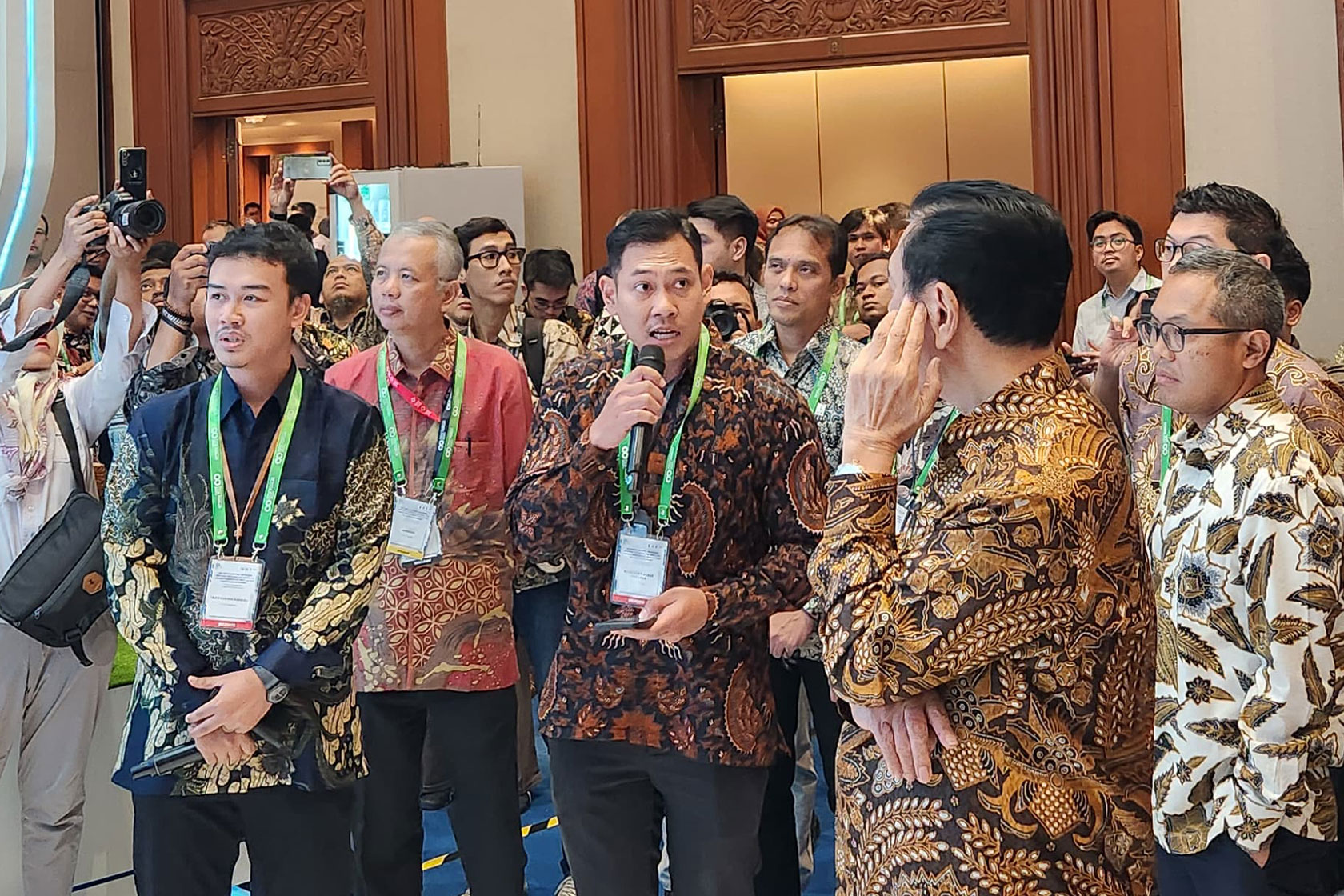 As the Senior Officer in the Corporate Business Development and Investment Division at PLN, Rodzi plays a key role in the company's expansion into green hydrogen production.