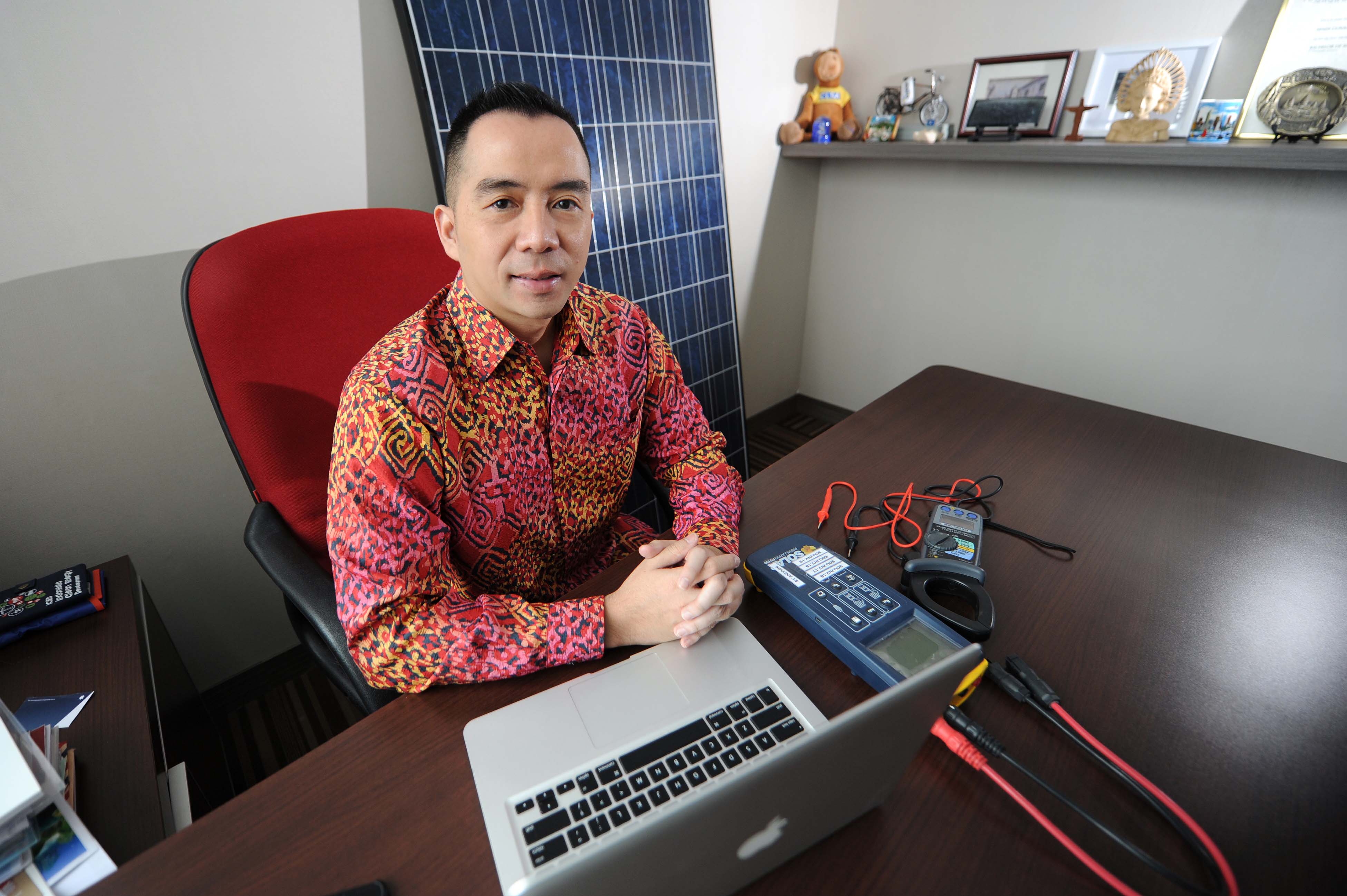Winner of Innovation and Entrepreneurship Award Fendi Liem has built over 120 solar farms for isolated areas in Indonesia and achieved international accreditations.