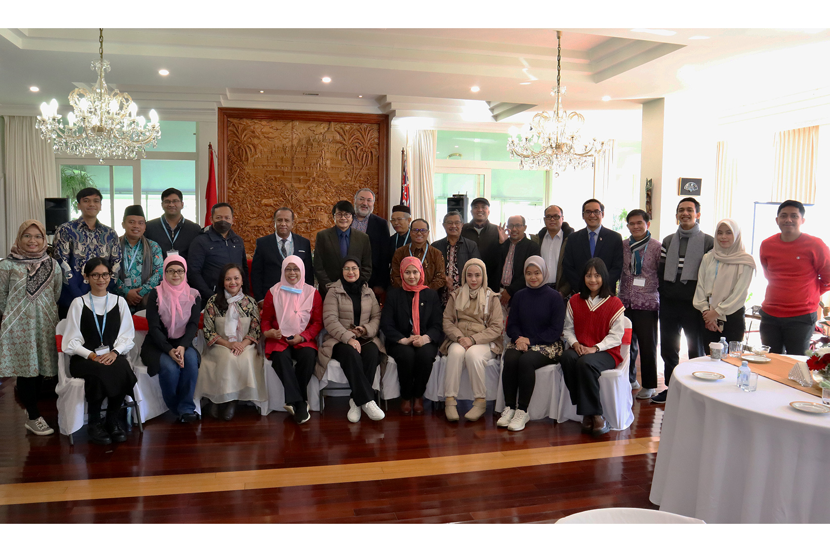 A group photo of participants with Siswo Pramono, Ambassador of Indonesia to Australia inside the Indonesian Embassy in Canberra building